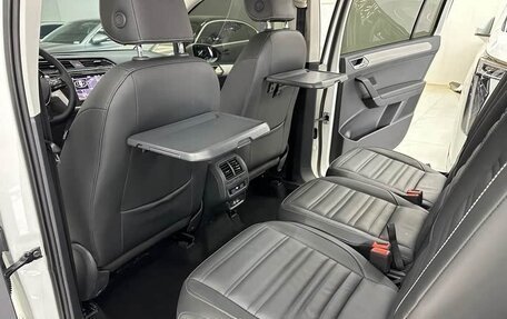 Volkswagen Touran III, 2021 год, 1 793 000 рублей, 10 фотография