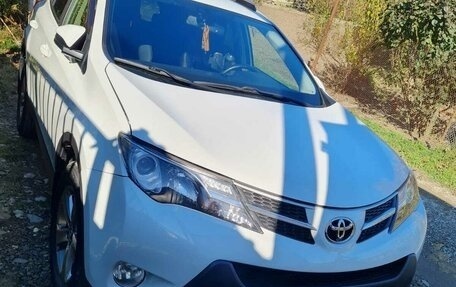 Toyota RAV4, 2015 год, 1 800 000 рублей, 3 фотография