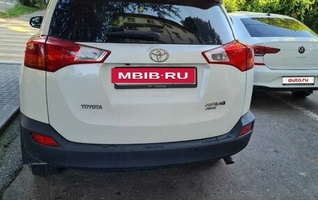 Toyota RAV4, 2015 год, 1 800 000 рублей, 5 фотография
