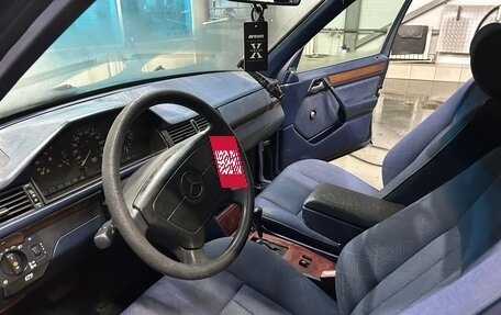 Mercedes-Benz E-Класс, 1994 год, 320 000 рублей, 7 фотография