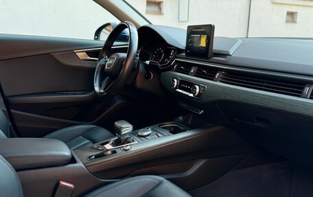 Audi A4, 2018 год, 2 400 000 рублей, 6 фотография