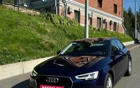 Audi A4, 2018 год, 2 400 000 рублей, 3 фотография