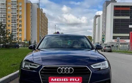 Audi A4, 2018 год, 2 400 000 рублей, 17 фотография