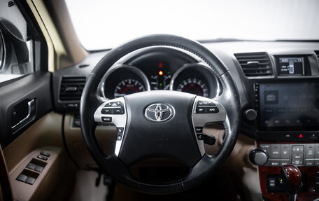 Toyota Highlander III, 2012 год, 1 980 000 рублей, 14 фотография