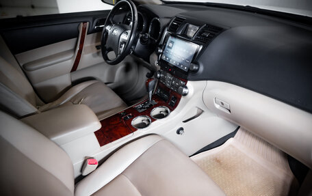 Toyota Highlander III, 2012 год, 1 980 000 рублей, 16 фотография