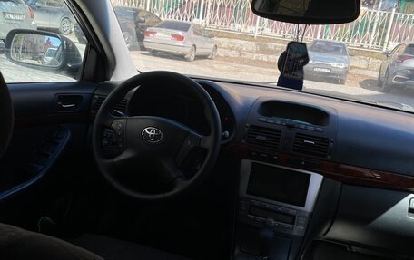 Toyota Avensis III рестайлинг, 2004 год, 720 000 рублей, 2 фотография