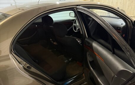 Toyota Avensis III рестайлинг, 2004 год, 720 000 рублей, 14 фотография
