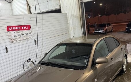 Toyota Avensis III рестайлинг, 2004 год, 720 000 рублей, 28 фотография