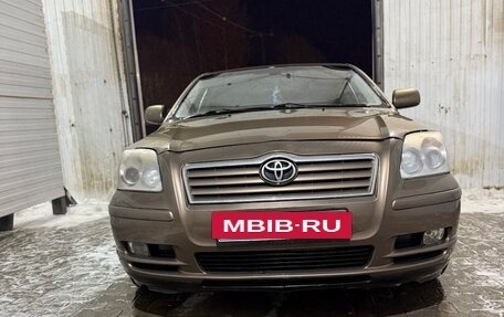 Toyota Avensis III рестайлинг, 2004 год, 720 000 рублей, 23 фотография