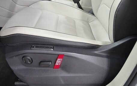 Volkswagen Tiguan II, 2019 год, 2 380 000 рублей, 9 фотография