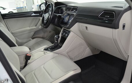 Volkswagen Tiguan II, 2019 год, 2 380 000 рублей, 24 фотография