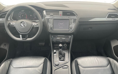 Volkswagen Tiguan II, 2017 год, 2 640 000 рублей, 17 фотография