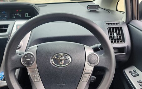 Toyota Prius Alpha I (ZVW40/41), 2015 год, 1 670 000 рублей, 8 фотография