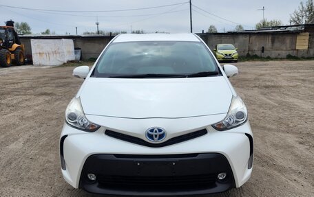 Toyota Prius Alpha I (ZVW40/41), 2015 год, 1 670 000 рублей, 3 фотография