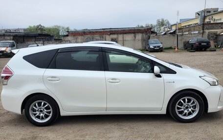 Toyota Prius Alpha I (ZVW40/41), 2015 год, 1 670 000 рублей, 2 фотография
