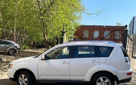 Mitsubishi Outlander III рестайлинг 3, 2010 год, 1 274 000 рублей, 5 фотография