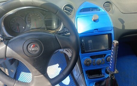 Toyota Celica VII рестайлинг, 2003 год, 1 000 000 рублей, 6 фотография