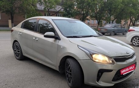 KIA Rio IV, 2017 год, 900 000 рублей, 2 фотография