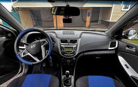 Hyundai Solaris II рестайлинг, 2012 год, 725 000 рублей, 2 фотография