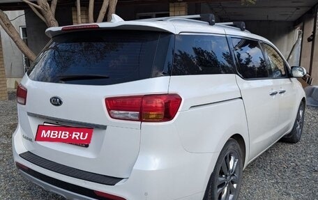 KIA Carnival III, 2017 год, 2 740 000 рублей, 6 фотография