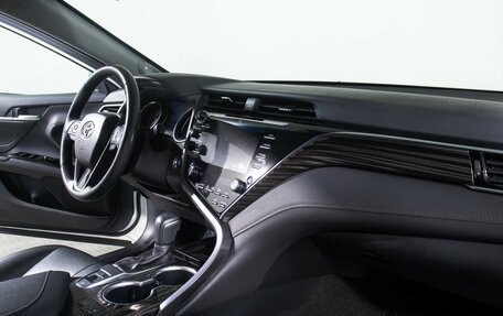Toyota Camry, 2020 год, 2 890 000 рублей, 10 фотография