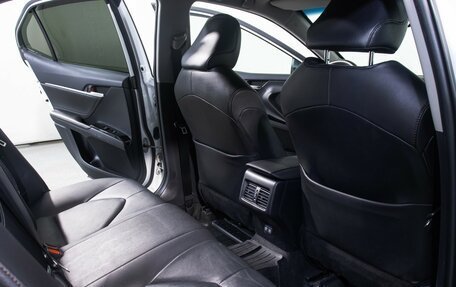Toyota Camry, 2020 год, 2 890 000 рублей, 11 фотография