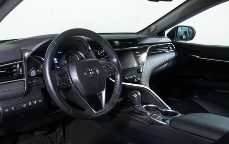 Toyota Camry, 2020 год, 2 890 000 рублей, 15 фотография