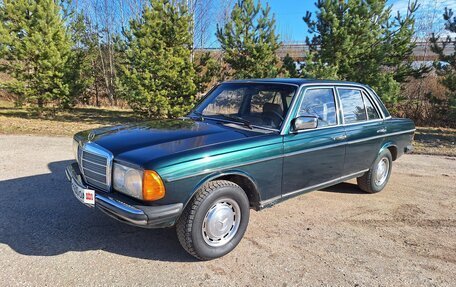 Mercedes-Benz W123, 1981 год, 450 000 рублей, 2 фотография