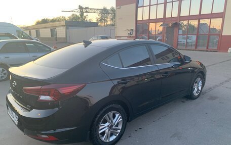 Hyundai Elantra VI рестайлинг, 2019 год, 1 800 000 рублей, 5 фотография