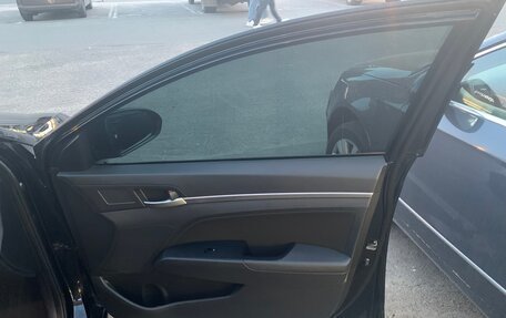 Hyundai Elantra VI рестайлинг, 2019 год, 1 800 000 рублей, 9 фотография
