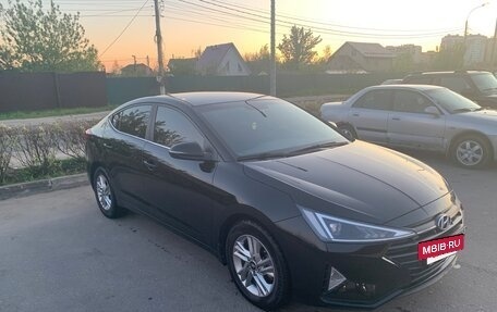 Hyundai Elantra VI рестайлинг, 2019 год, 1 800 000 рублей, 6 фотография