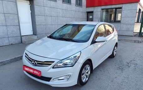 Hyundai Solaris II рестайлинг, 2015 год, 749 000 рублей, 1 фотография