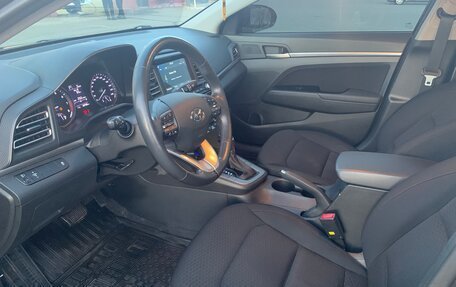 Hyundai Elantra VI рестайлинг, 2019 год, 1 800 000 рублей, 16 фотография