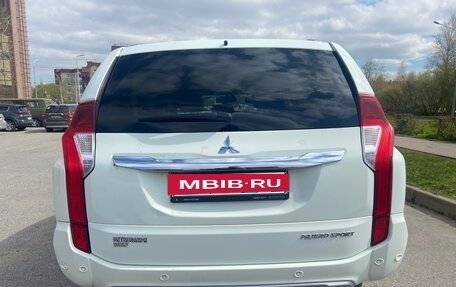 Mitsubishi Pajero Sport III рестайлинг, 2018 год, 2 200 000 рублей, 4 фотография