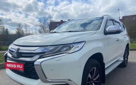 Mitsubishi Pajero Sport III рестайлинг, 2018 год, 2 200 000 рублей, 2 фотография