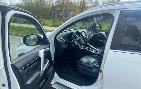 Mitsubishi Pajero Sport III рестайлинг, 2018 год, 2 200 000 рублей, 11 фотография