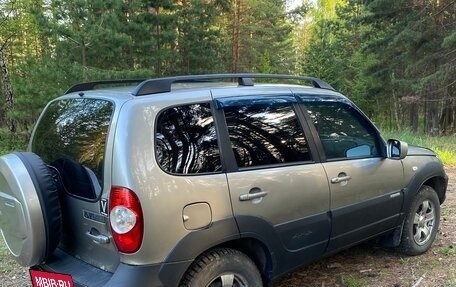 Chevrolet Niva I рестайлинг, 2011 год, 519 000 рублей, 2 фотография