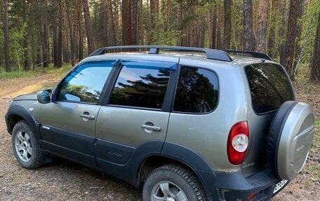 Chevrolet Niva I рестайлинг, 2011 год, 519 000 рублей, 8 фотография