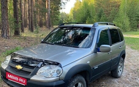Chevrolet Niva I рестайлинг, 2011 год, 519 000 рублей, 6 фотография