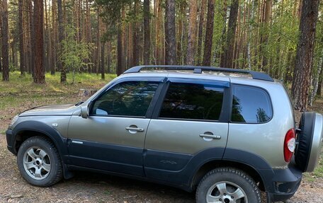 Chevrolet Niva I рестайлинг, 2011 год, 519 000 рублей, 7 фотография