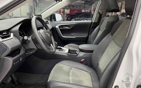 Toyota RAV4, 2022 год, 3 100 000 рублей, 4 фотография