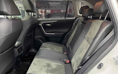 Toyota RAV4, 2022 год, 3 100 000 рублей, 6 фотография