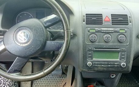 Volkswagen Touran III, 2005 год, 215 000 рублей, 6 фотография