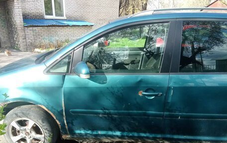 Volkswagen Touran III, 2005 год, 215 000 рублей, 5 фотография