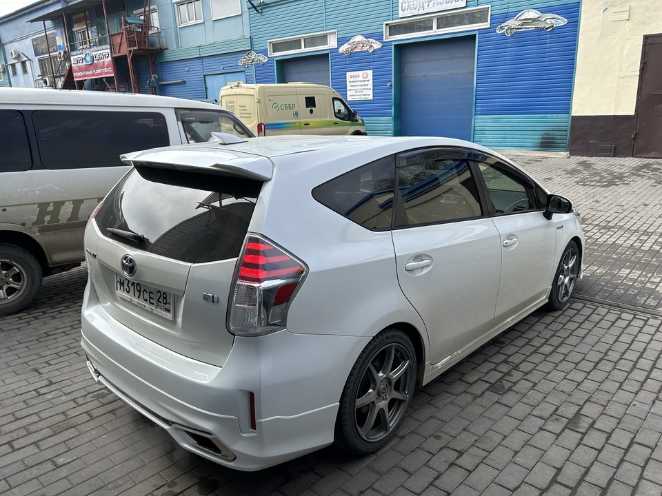 Toyota Prius Alpha I (ZVW40/41) рестайлинг, 2016 год, 1 700 000 рублей, 8 фотография