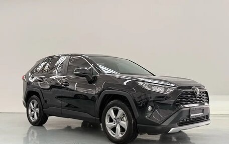 Toyota RAV4, 2022 год, 2 780 000 рублей, 10 фотография