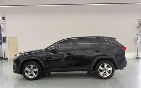 Toyota RAV4, 2022 год, 2 780 000 рублей, 3 фотография