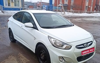 Hyundai Solaris II рестайлинг, 2013 год, 630 000 рублей, 1 фотография
