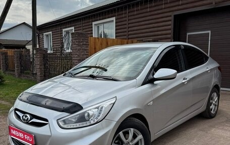 Hyundai Solaris II рестайлинг, 2013 год, 860 000 рублей, 1 фотография