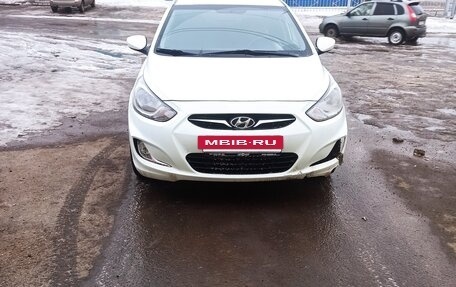 Hyundai Solaris II рестайлинг, 2013 год, 630 000 рублей, 3 фотография